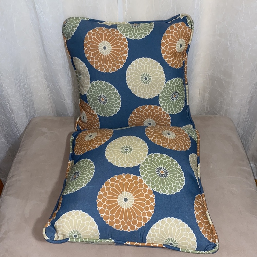 Outdoor Pillows - Picture 2 of 4